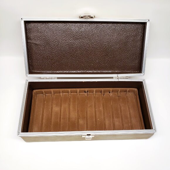 Vintage Tan Vinyl 12 Cassette Tape Rigid Carrying Case Handle Metal Clasp - Picture 5 of 7